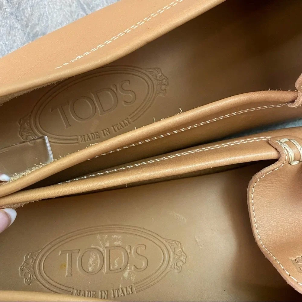 Tods Tan Leather Gommino Loafers Size 7